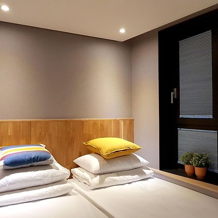 Hostel Cleo Seoul Hongdae Ngoại thất bức ảnh