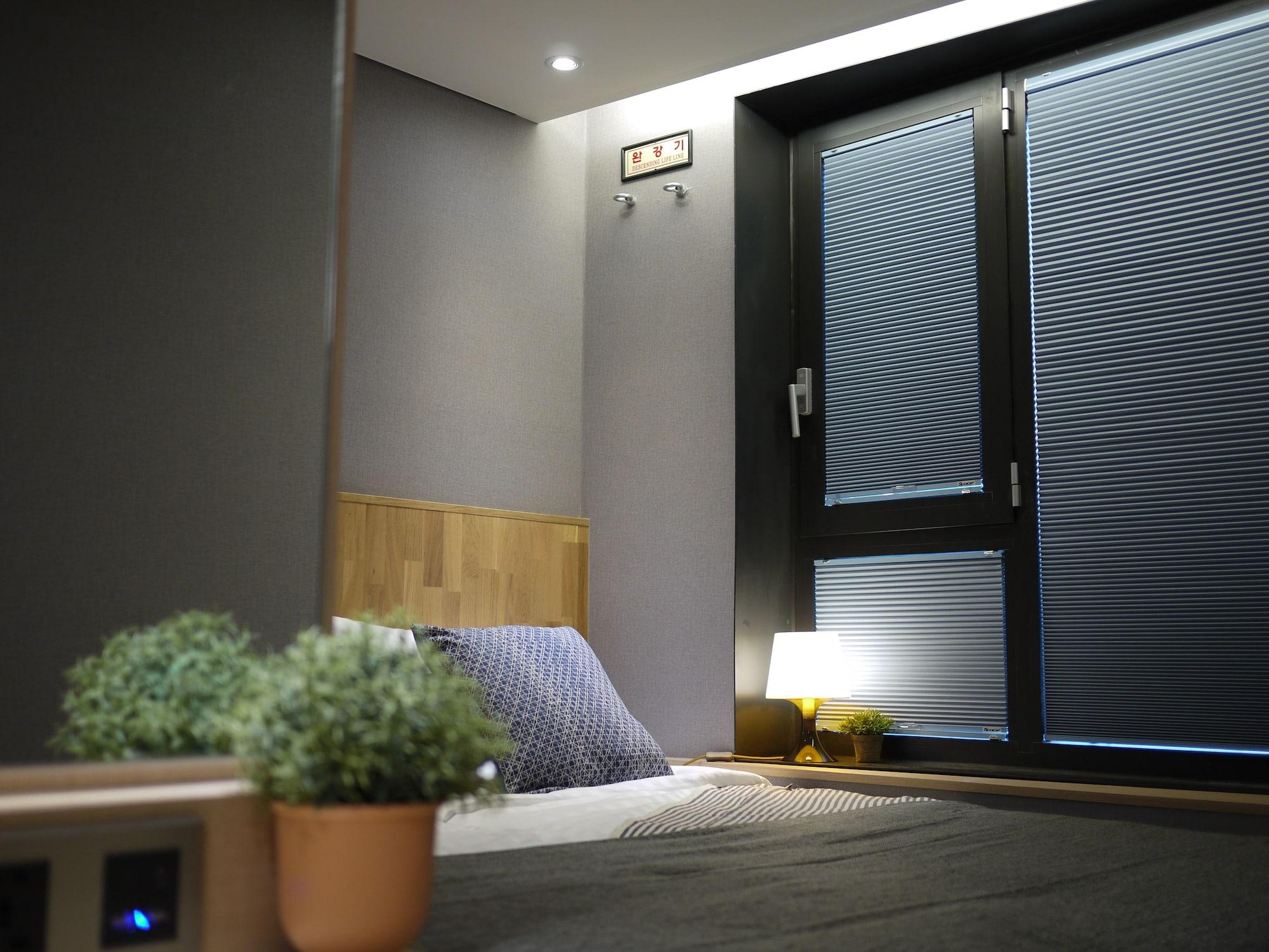 Hostel Cleo Seoul Hongdae Ngoại thất bức ảnh