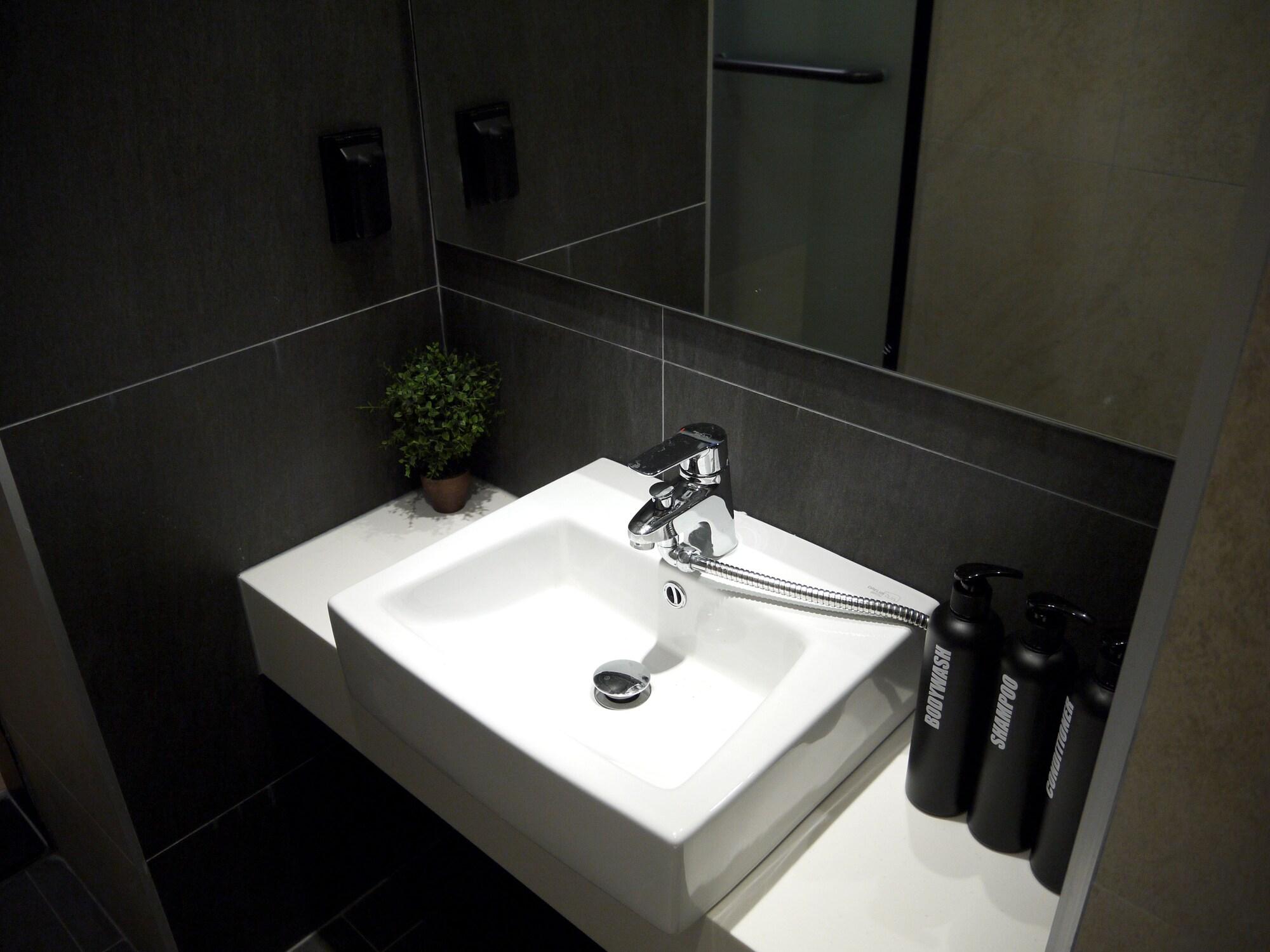 Hostel Cleo Seoul Hongdae Ngoại thất bức ảnh