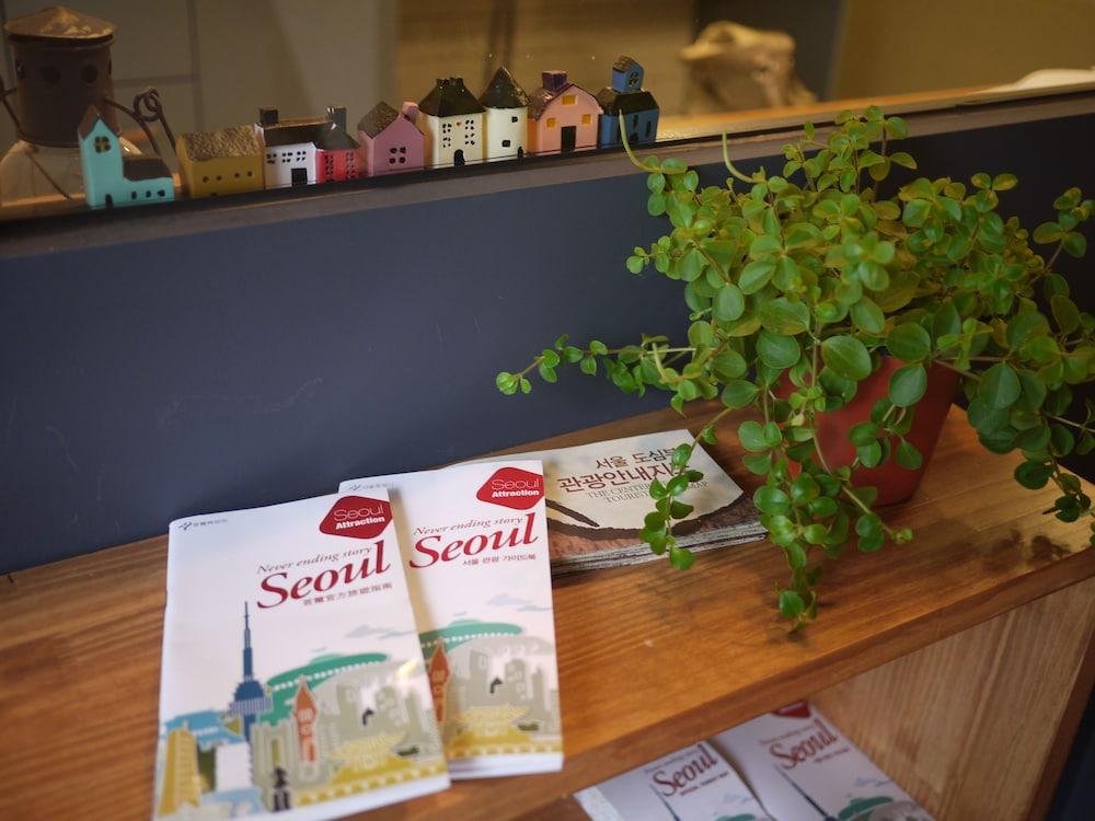 Hostel Cleo Seoul Hongdae Ngoại thất bức ảnh