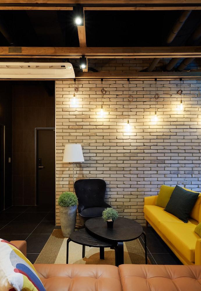 Hostel Cleo Seoul Hongdae Ngoại thất bức ảnh