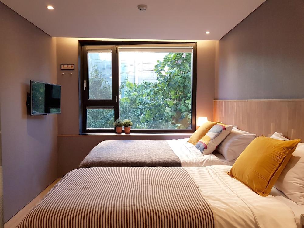 Hostel Cleo Seoul Hongdae Ngoại thất bức ảnh