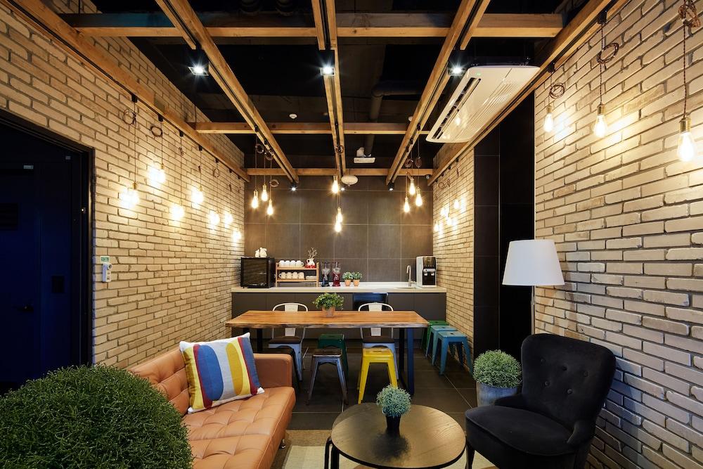 Hostel Cleo Seoul Hongdae Ngoại thất bức ảnh