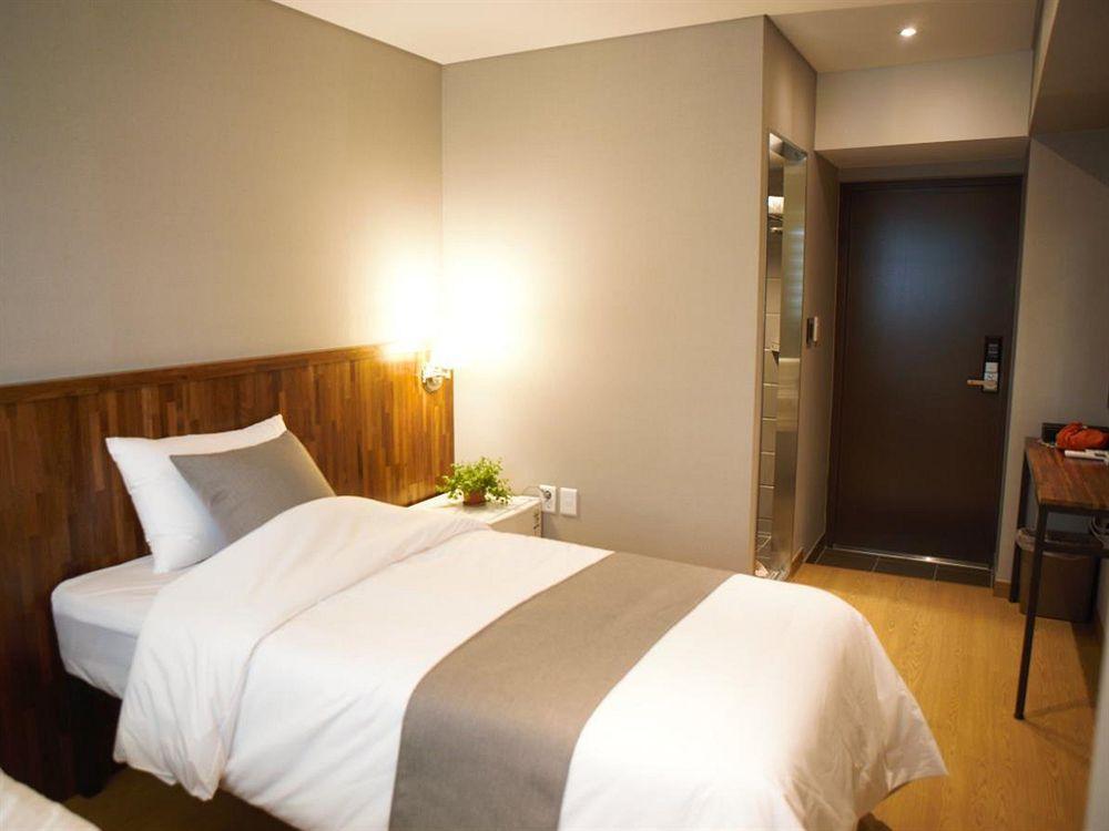 Hostel Cleo Seoul Hongdae Ngoại thất bức ảnh