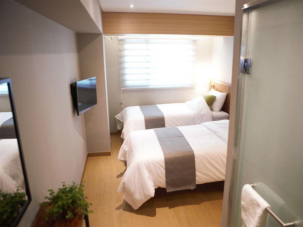 Hostel Cleo Seoul Hongdae Ngoại thất bức ảnh
