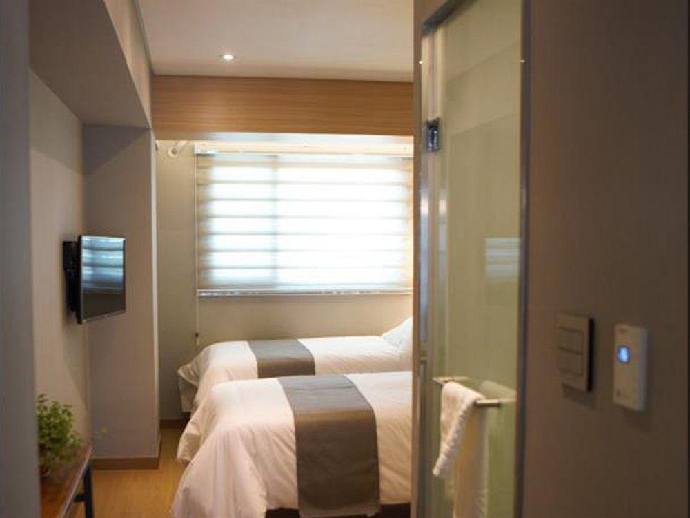 Hostel Cleo Seoul Hongdae Ngoại thất bức ảnh