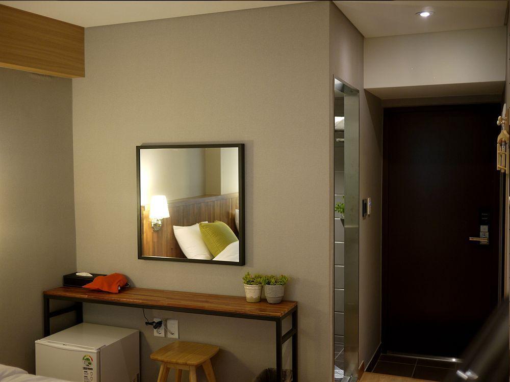 Hostel Cleo Seoul Hongdae Ngoại thất bức ảnh