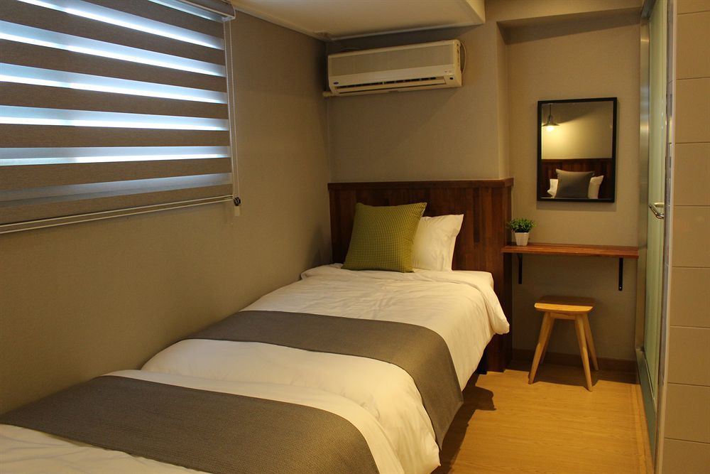 Hostel Cleo Seoul Hongdae Ngoại thất bức ảnh